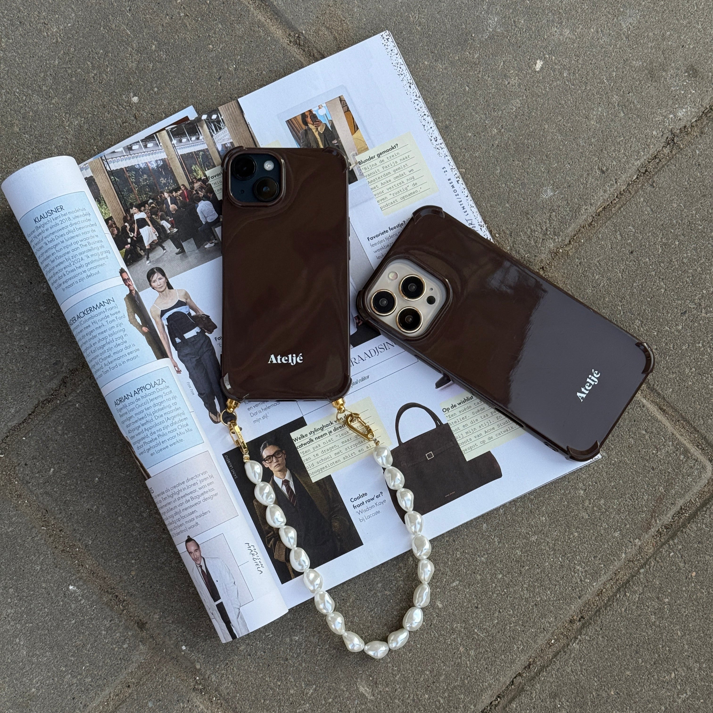 Dunkelbraune, recycelte iPhone-Hülle – ohne Ringe