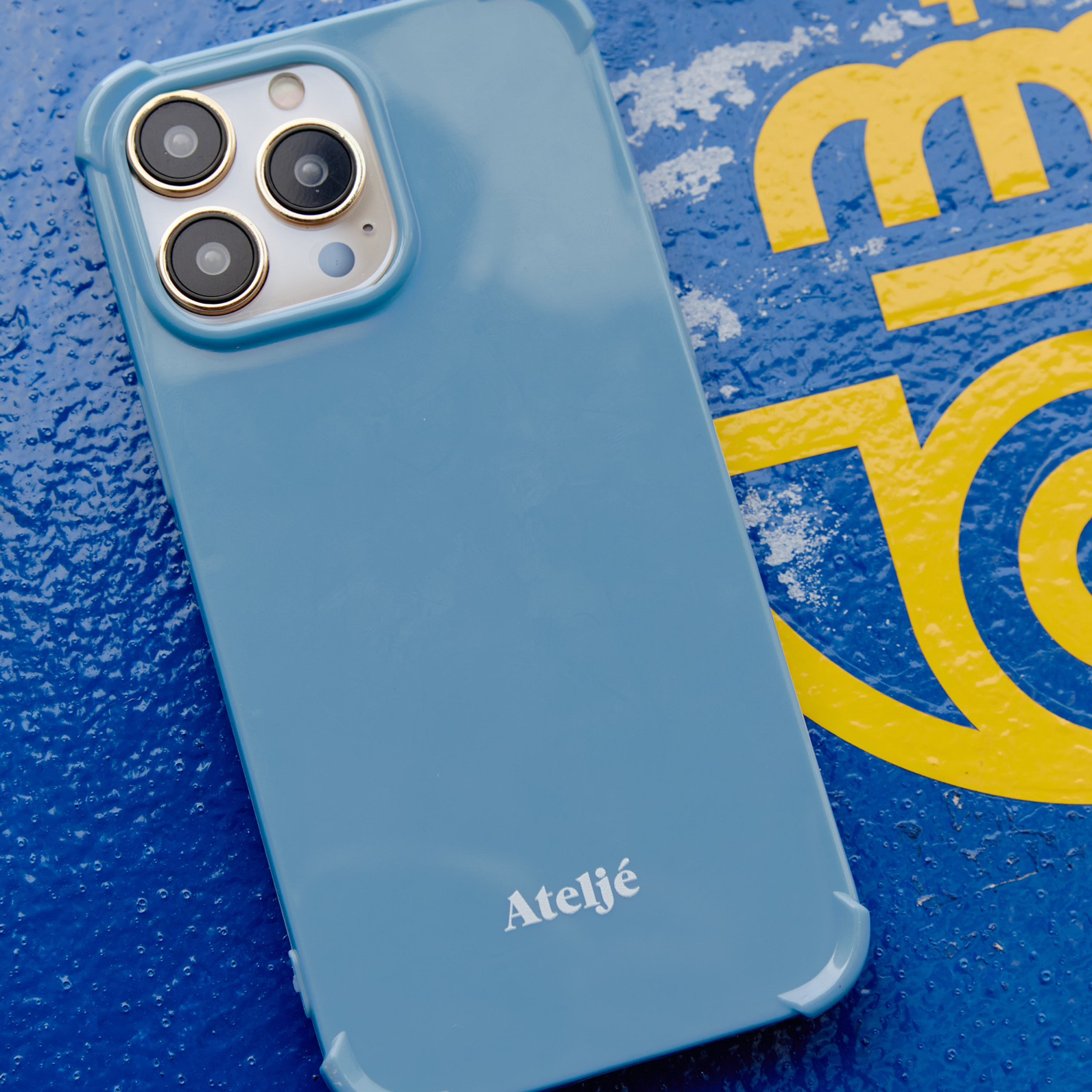 Something Blue recycelte iPhone-Hülle – ohne Ringe