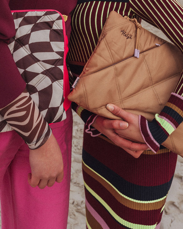 Puffy recycled laptop sleeve - Check mate