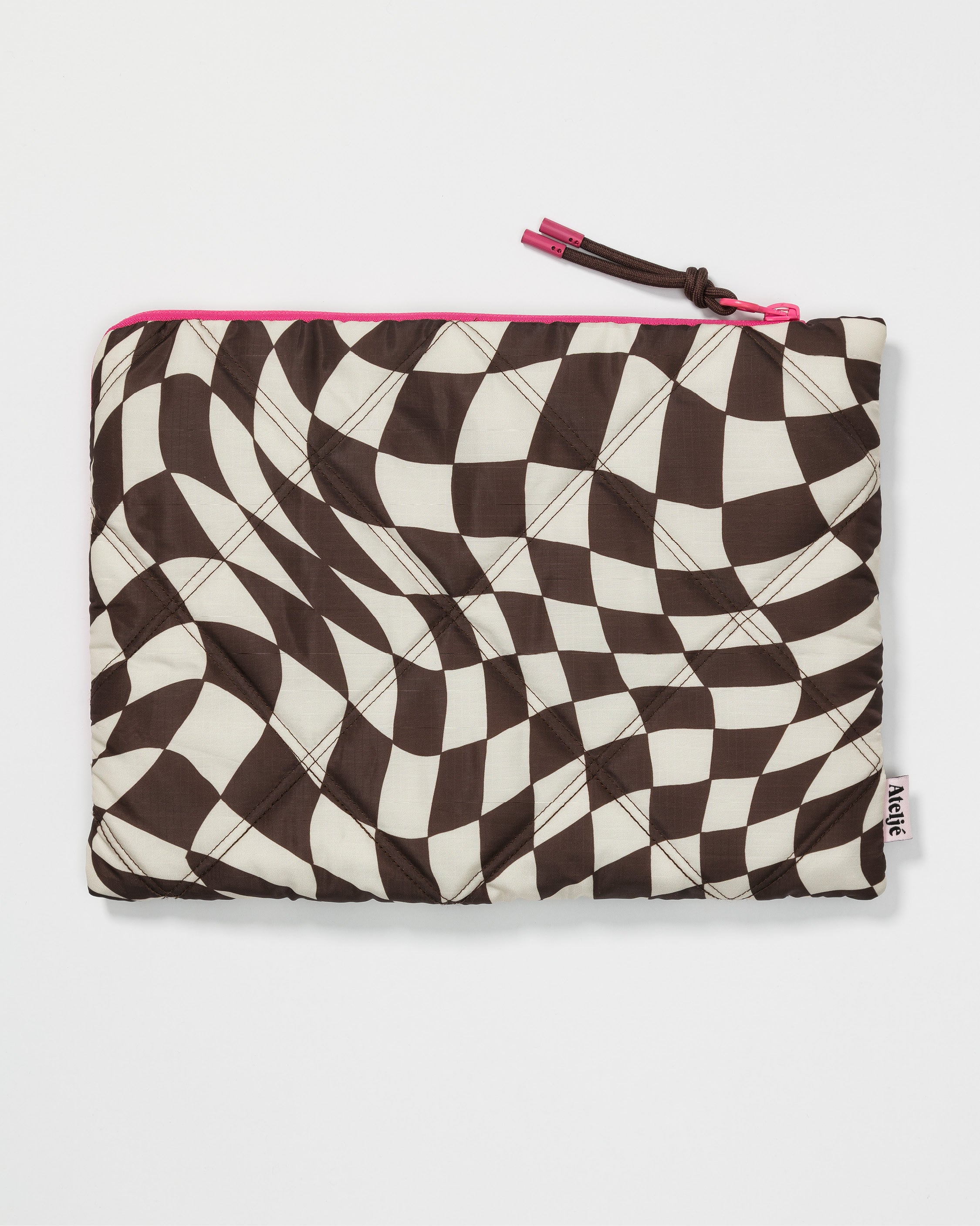 Puffy recycled laptop sleeve - Check mate