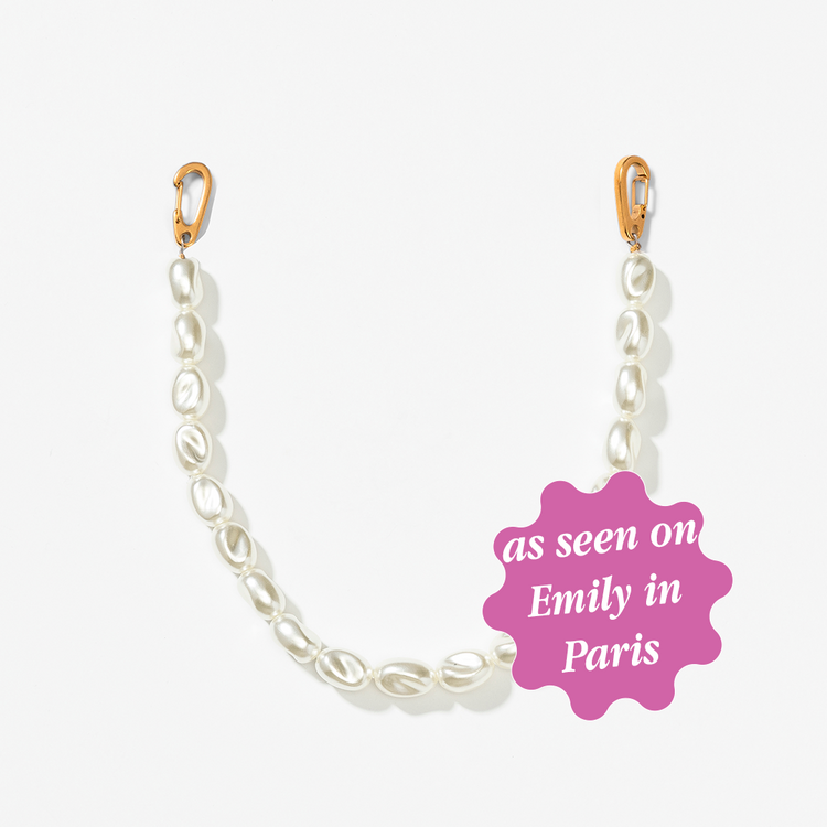 Cloudy pearl phone cord as seen in Emily in Paris Mindy by Ateljé