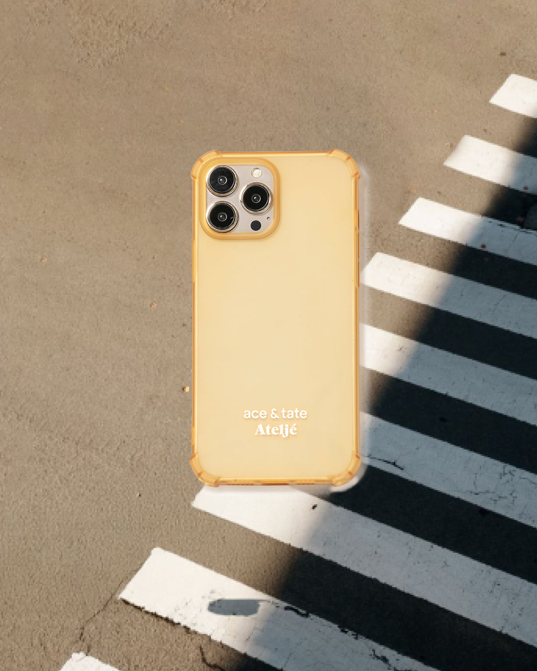 Sanftgelbe iPhone-Hülle – ohne Ringe