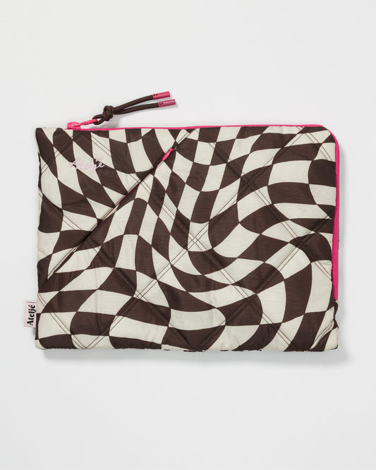 Puffy recycled laptop sleeve - Check mate